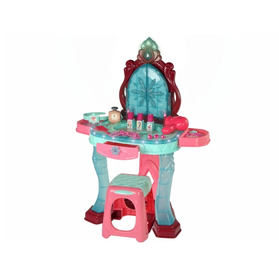 Kosmetinis staliukas su grožio rinkiniu ir papuošalais Grožio rinkiniai