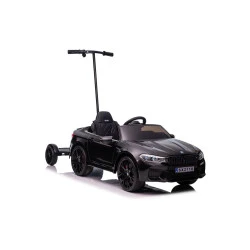 BMW M5 juodas elektrinis automobilis