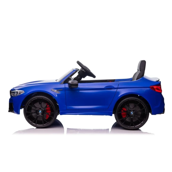 Mėlynas elektrinis automobilis BMW M5 drift Automobiliai