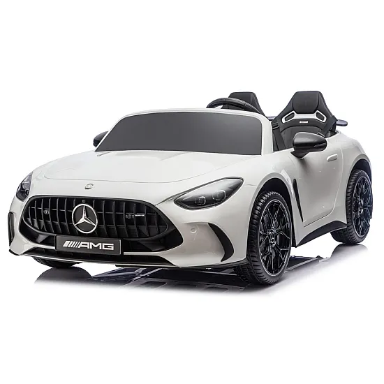 Baltas elektrinis automobilis Mercedes AMG DK-GT63