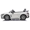 Baltas elektrinis automobilis Mercedes AMG DK-GT63