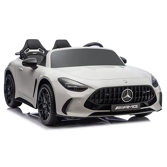 Baltas elektrinis automobilis Mercedes AMG DK-GT63