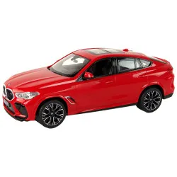 Raudonas automobilis Bmw X6