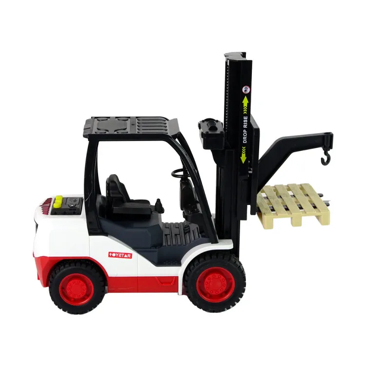Forklift Truck Moving Fork Pallet. Leluautot