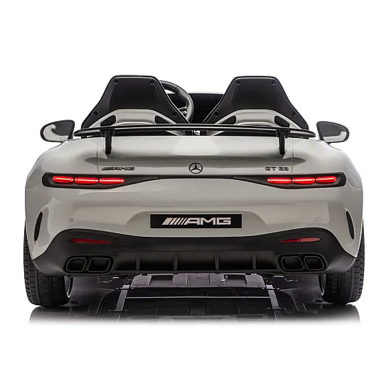 Pilkas elektrinis automobilis Mercedes AMG DK-GT63