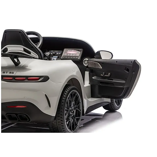 Pilkas elektrinis automobilis Mercedes AMG DK-GT63