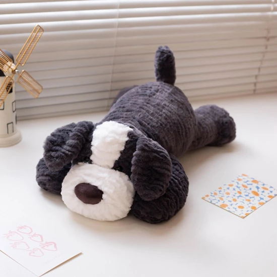 Tamsiai pilkas pliušinis šuo Pliušiniai žaislai