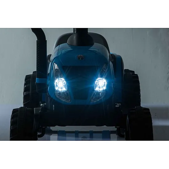 Mėlynas elektrinis traktorius su priekaba A009