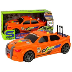 Oranžinis sportinis automobilis