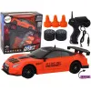 Дистанционно управляемый спортивный автомобиль R/C 1:24 оранжевого цвета со сменными колесами