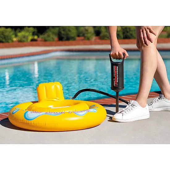 Manual air pump for mattresses and pools