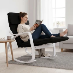 Supama juoda kėdė su reguliuojama atrama kojoms