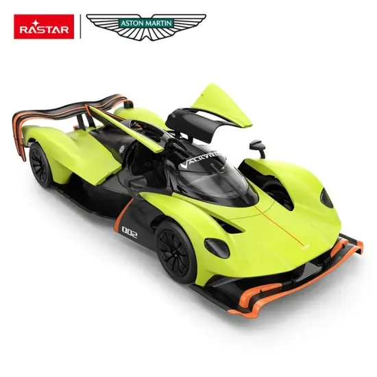 Nuotoliniu būdu valdomas žalias automobilis Aston Martin Valkyrie AMR PRO