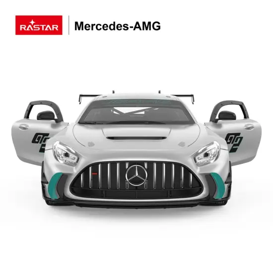 Nuotoliniu būdu valdomas pilkas automobilis Mercedes AMG GT2