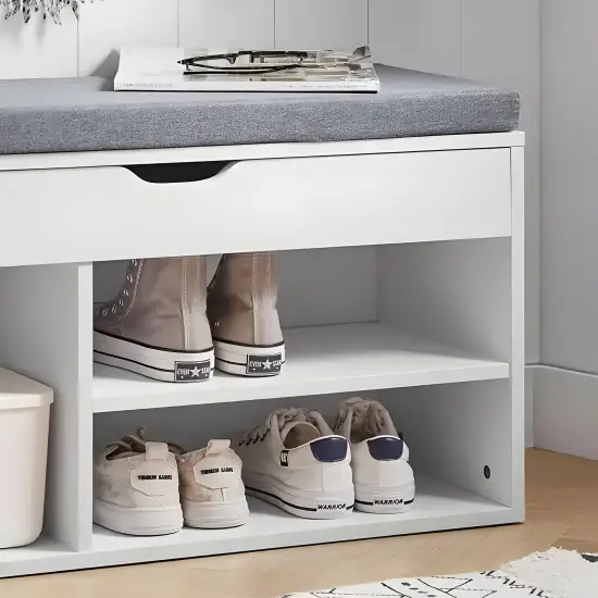 Balta batų spinta su pilka pagalvėle ir 3 lentynomis ModernHome