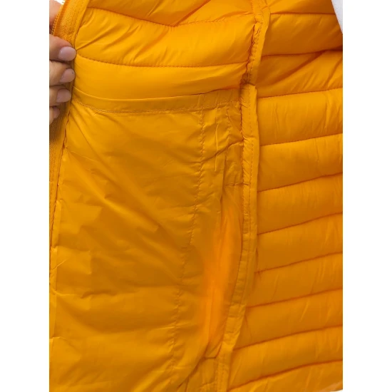 Tamsiai geltonos spalvos liemenė Julia JS/M23038/333