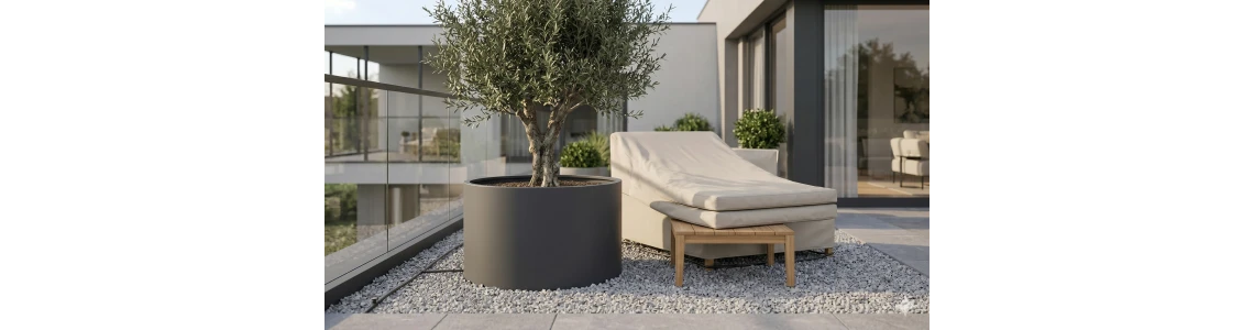 Lauko baldai terasai 2026: Ratanas, medis ar metalas – ką geriausia rinktis?