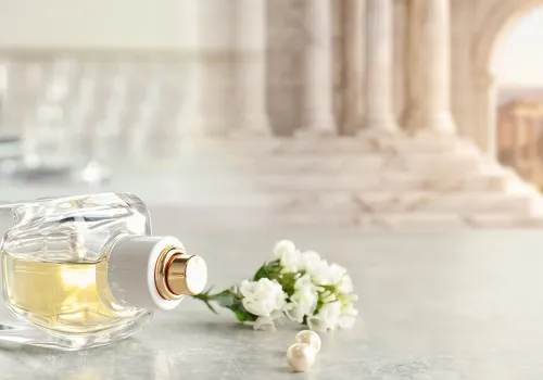 Kvepalai dovanų: kaip išsirinkti aromatą jai ir jam, net nežinant jo skonio