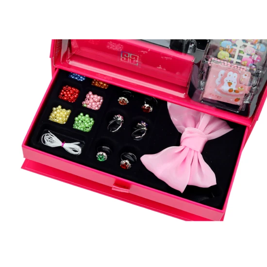 Kūrybinio grožio rinkinys dėžutėje Grožio rinkiniai