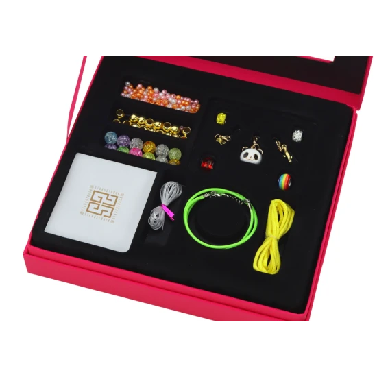 Apyrankių gamybos grožio rinkinys dėžutėje Grožio rinkiniai