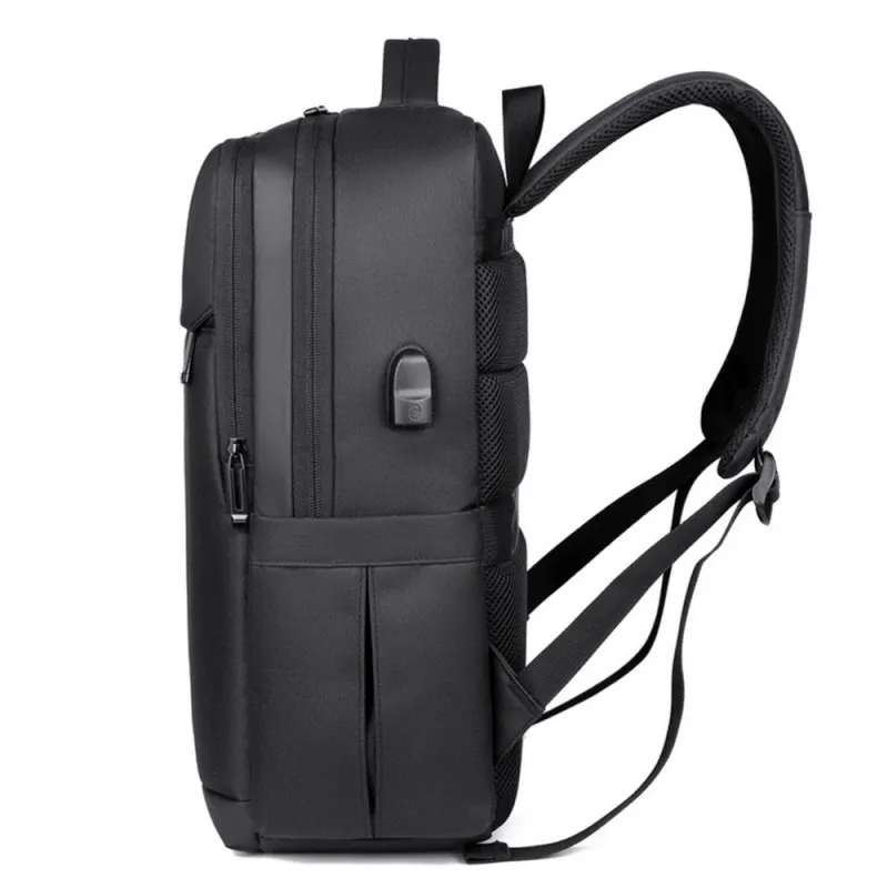 Juoda kuprinė su USB,  kišenėle nešiojamajam kompiuteriui ir atšvaitais 16 l, 45 cm Kanceliarinės prekės