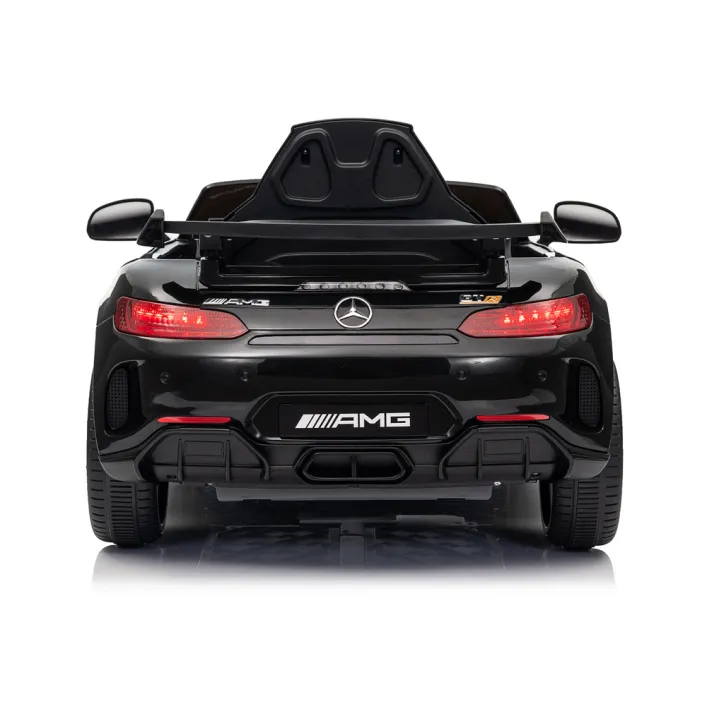 Czarny Mercedes GTR z napędem akumulatorowym