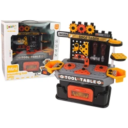 Dirbtuvių stalas su įrankiais